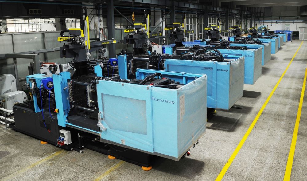 Injection molding production line